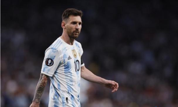 “月亮姐姐不要我们了”：尼格买提一句话让全网破防